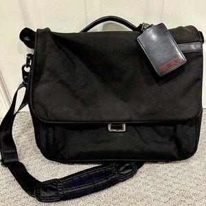 TUMI Black Slim Expandable Computer Bag  #2619204